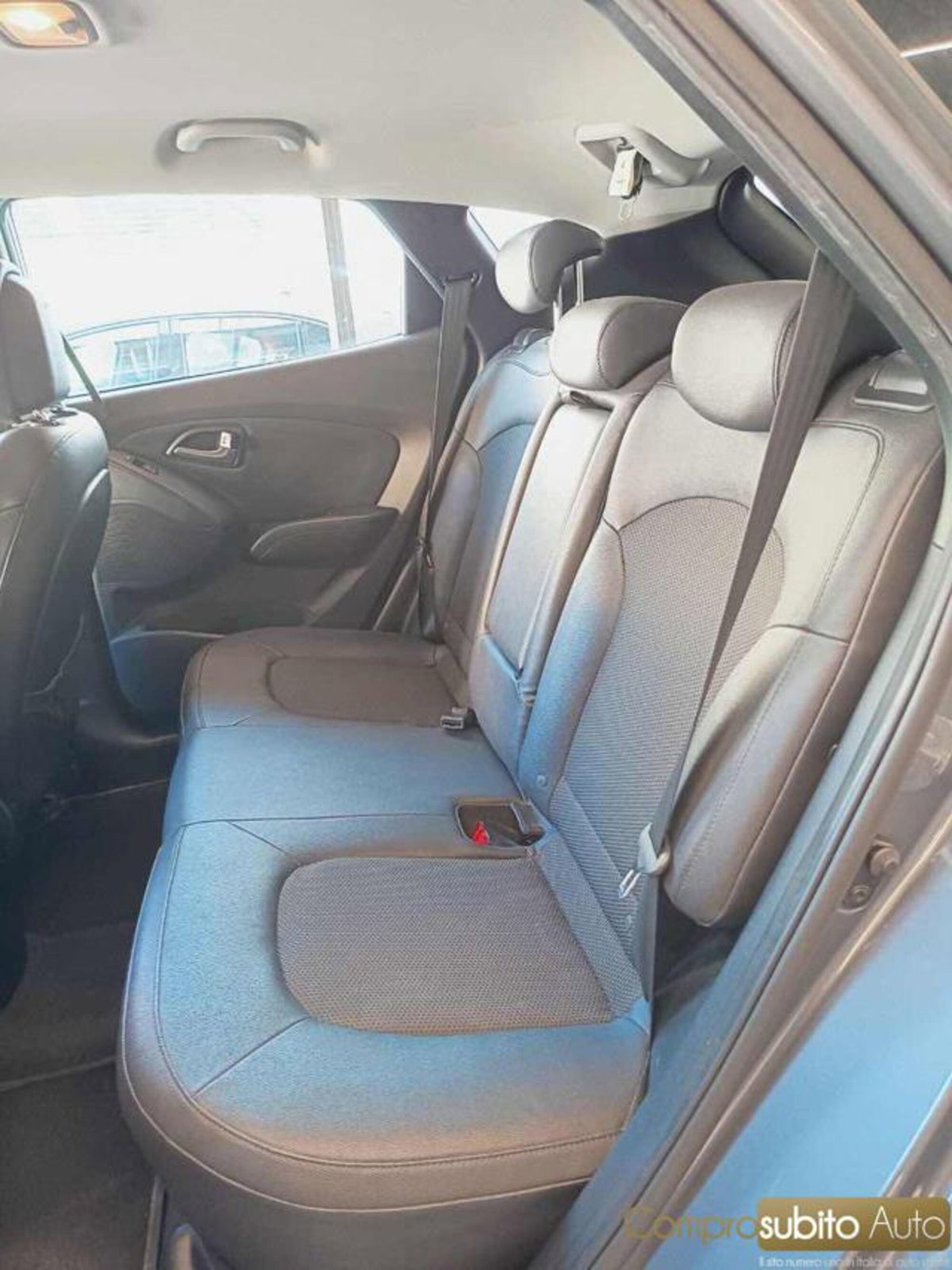 Hyundai ix35 1.7 CRDi 2WD Xpossible (15)