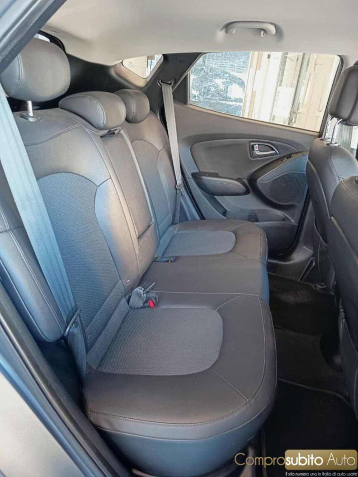 Hyundai ix35 1.7 CRDi 2WD Xpossible (16)