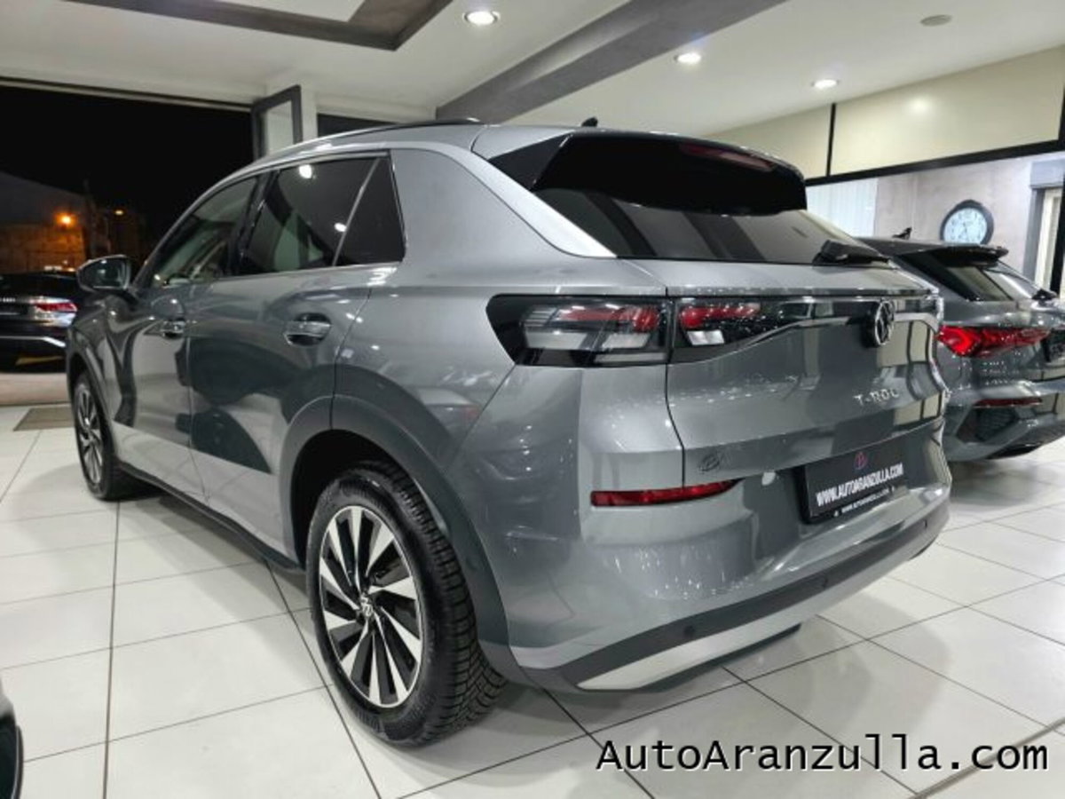 Volkswagen T-Roc 1.5 etsi Life 115cv dsg (6)