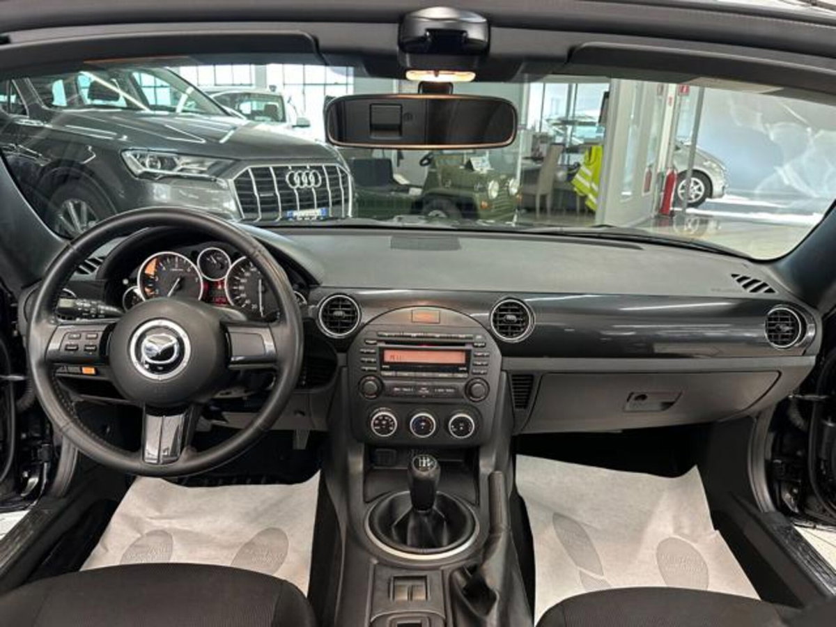 Mazda MX-5 Roadster 1.8L Black (9)