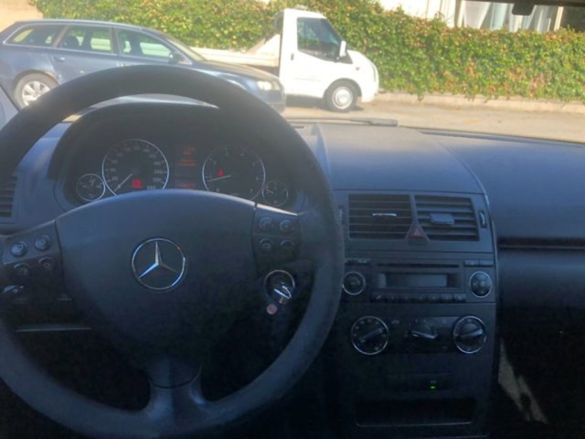 Mercedes-Benz Classe A 160 BlueEFFICIENCY Executive (13)