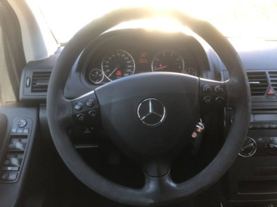 Mercedes-Benz Classe A 160 BlueEFFICIENCY Executive (14)