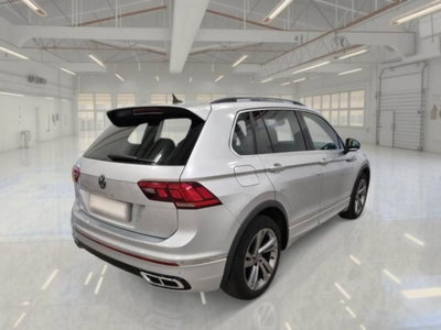 Volkswagen Tiguan 2.0 TDI 150 CV SCR DSG 4MOTION R-Line (3)
