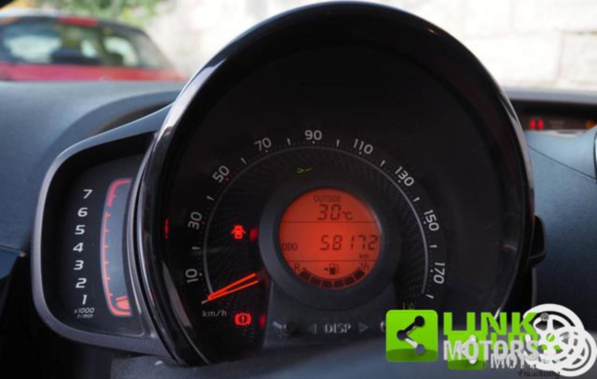 Toyota Aygo Connect 1.0 VVT-i 72 CV 5 porte x-wave orange (11)