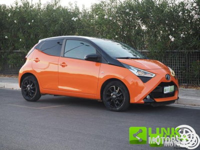 Toyota Aygo Connect 1.0 VVT-i 72 CV 5 porte x-wave orange (17)