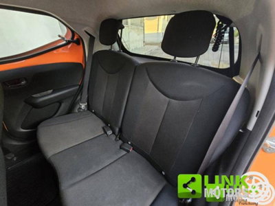 Toyota Aygo Connect 1.0 VVT-i 72 CV 5 porte x-wave orange (6)
