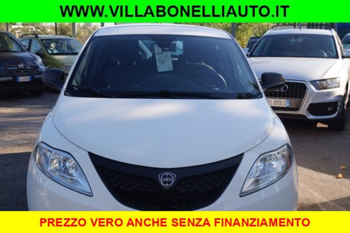 Lancia Ypsilon 1.0 FireFly 5 porte S&S Hybrid Ecochic Silver