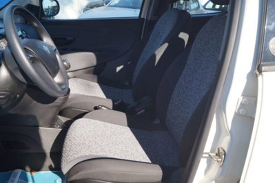 Lancia Ypsilon 1.0 FireFly 5 porte S&S Hybrid Ecochic Silver (8)