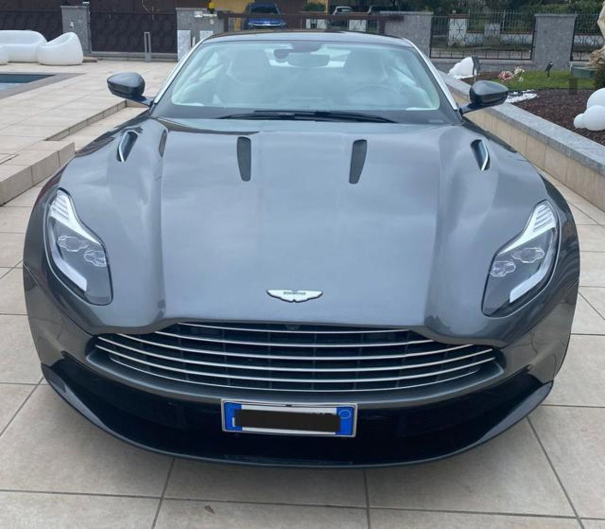 Aston Martin DB11 DB11 V12 Coupé (2)