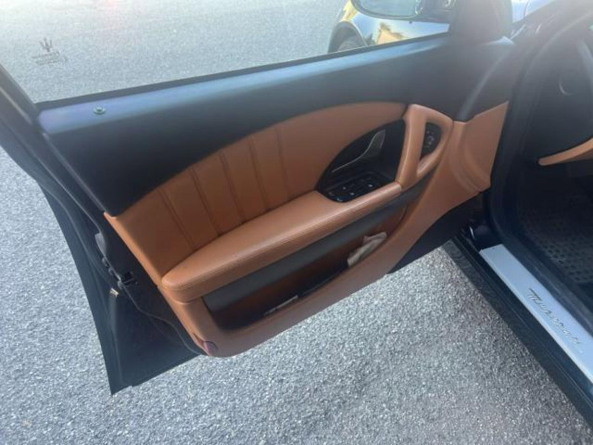 Maserati Quattroporte 4.2 V8 (8)