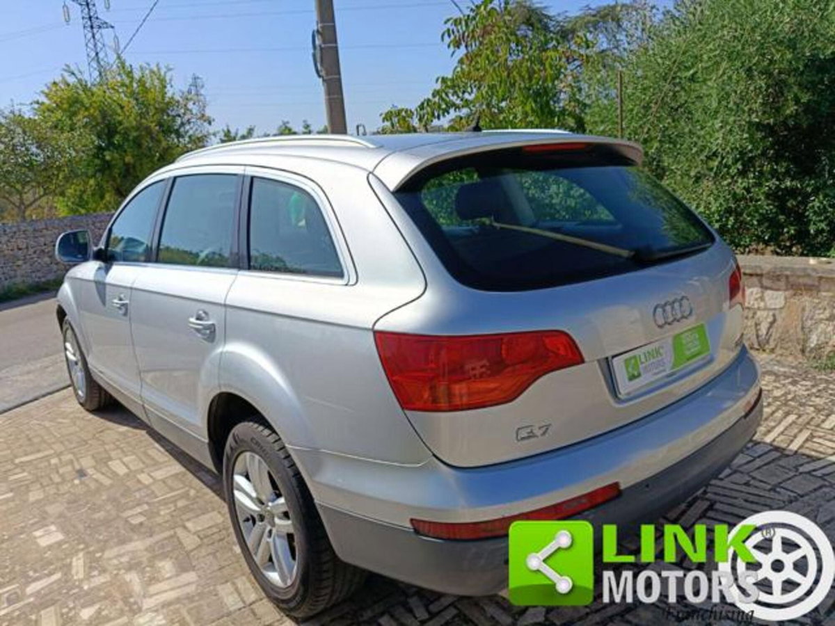 Audi Q7 3.0 V6 TDI 233CV quattro tiptronic (9)