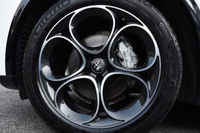 Alfa Romeo Stelvio 2.2 t Sprint Q4 210cv auto (6)