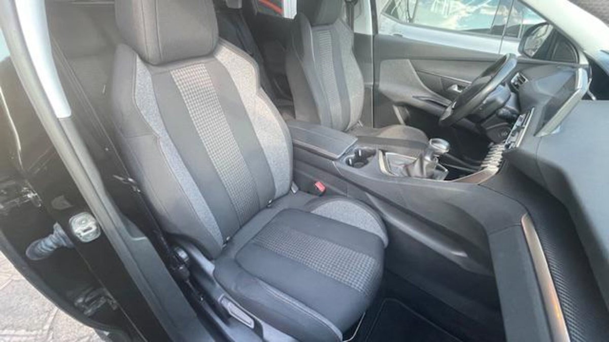 Peugeot 3008 BlueHDi 130 S&S Active (8)