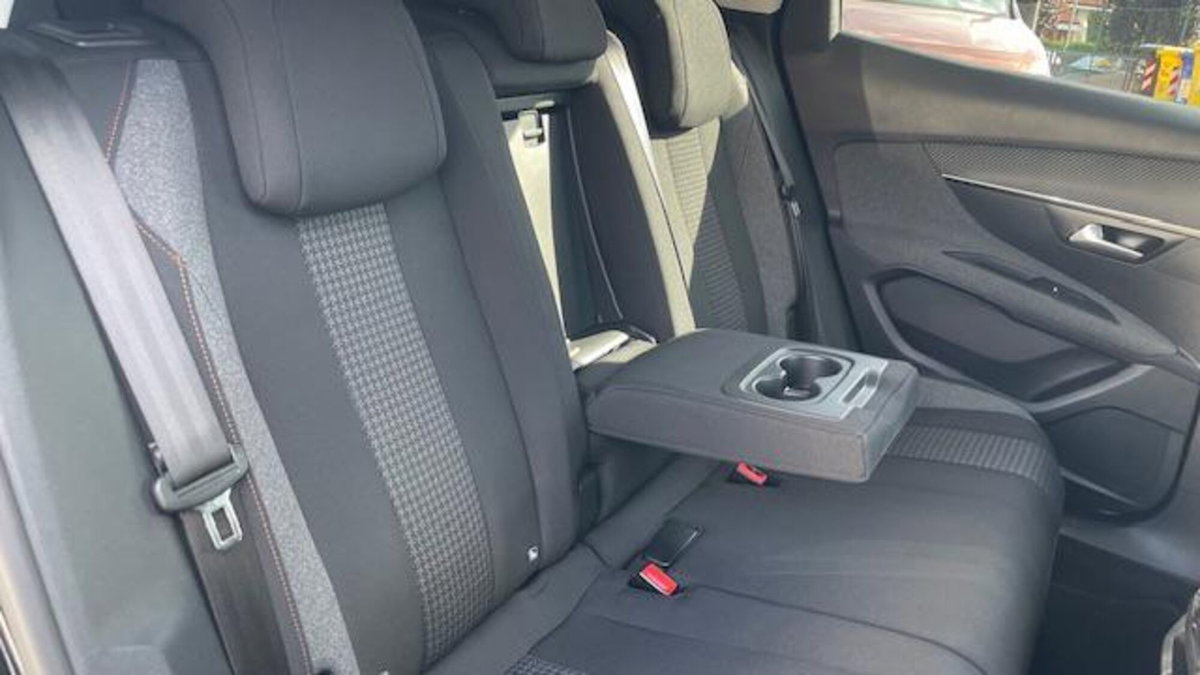 Peugeot 3008 BlueHDi 130 S&S Active (9)