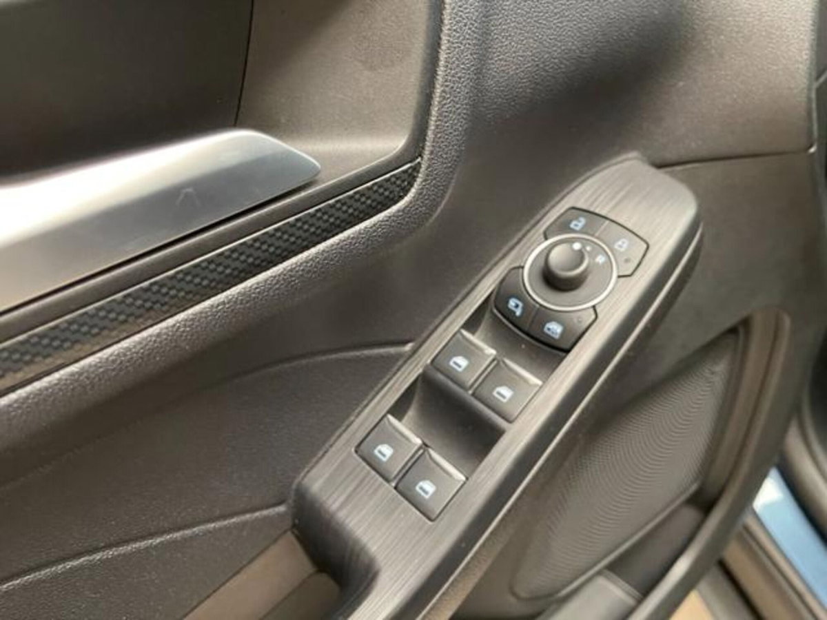 Ford Kuga 2.5 Plug In Hybrid 225 CV CVT 2WD ST-Line (11)
