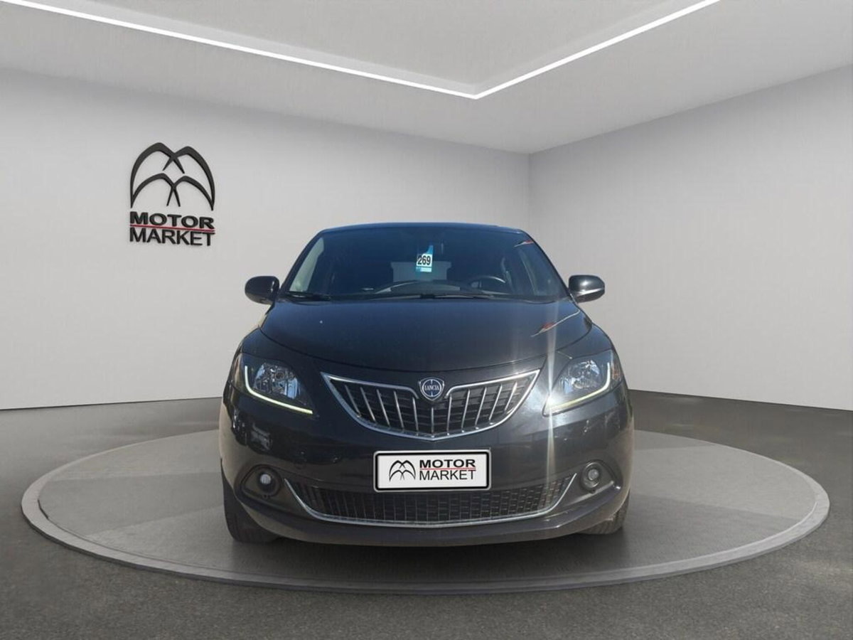Lancia Ypsilon 1.0 FireFly 5 porte S&S Hybrid Gold Plus (2)