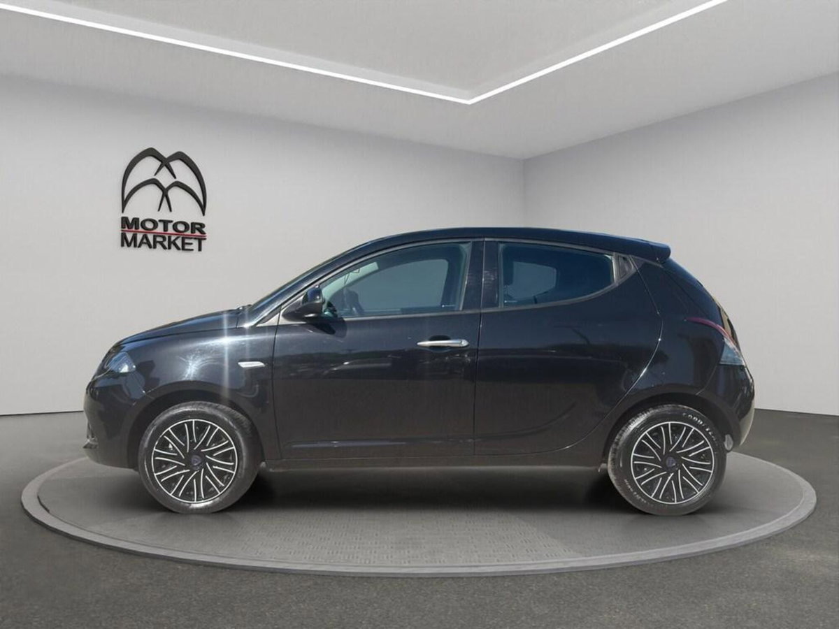 Lancia Ypsilon 1.0 FireFly 5 porte S&S Hybrid Gold Plus (5)