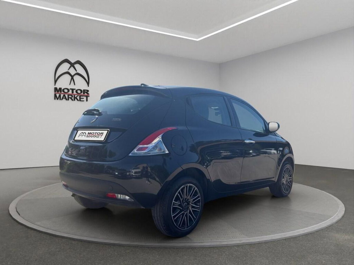Lancia Ypsilon 1.0 FireFly 5 porte S&S Hybrid Gold Plus (7)
