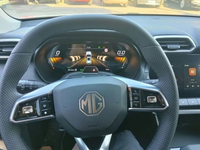 Mg ZS ZS 1.5 Luxury (2)
