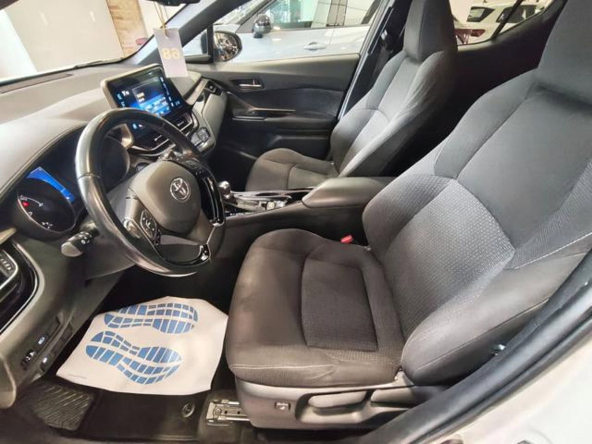 Toyota Toyota C-HR 1.8 Hybrid E-CVT Trend (6)