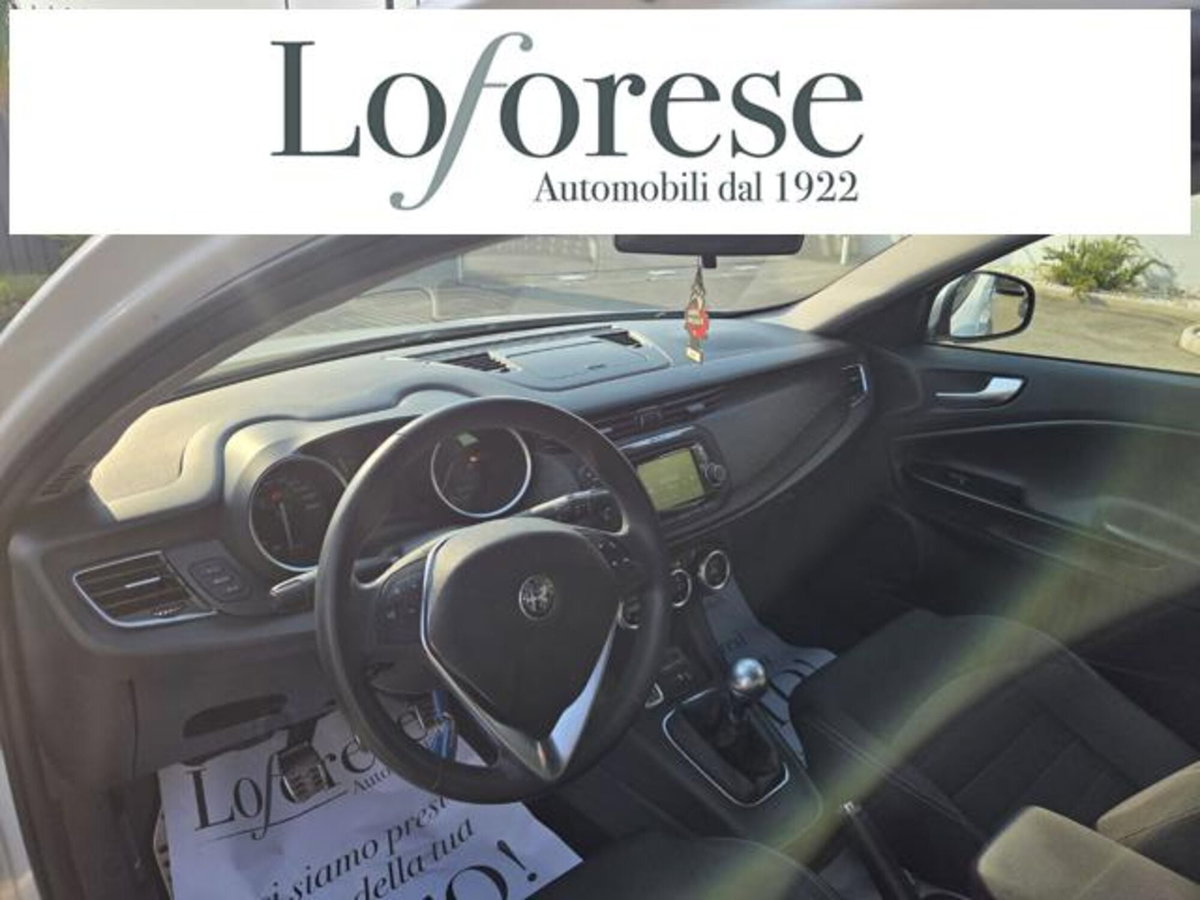 Alfa Romeo Giulietta 1.6 JTDm Giulietta 120cv (5)