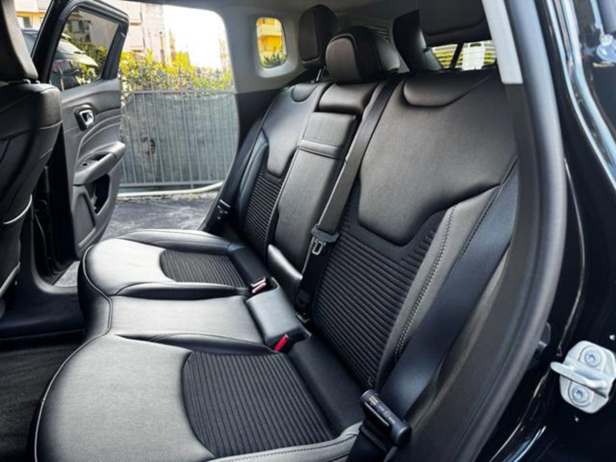 Jeep Compass 1.3 T4 190CV PHEV AT6 4xe Business Plus (11)