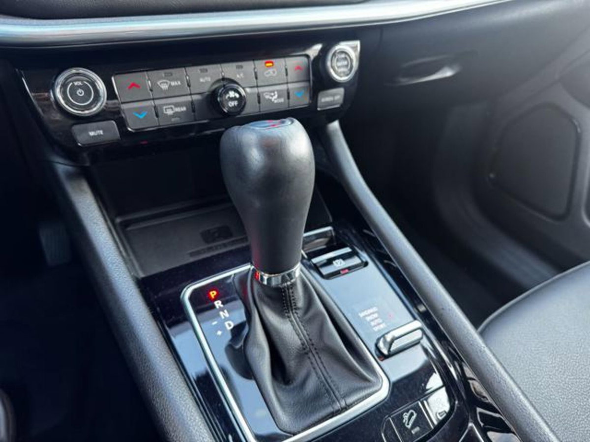 Jeep Compass 1.3 T4 190CV PHEV AT6 4xe Business Plus (15)