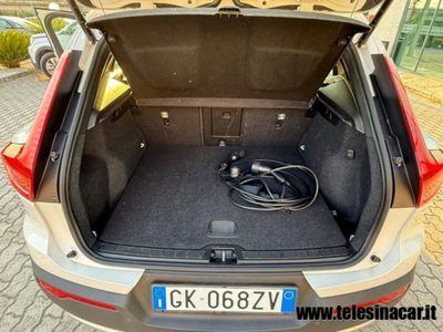Volvo XC40 T4 Recharge Plug-in Hybrid R-design (10)