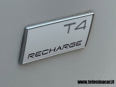 Volvo XC40 T4 Recharge Plug-in Hybrid R-design (11)
