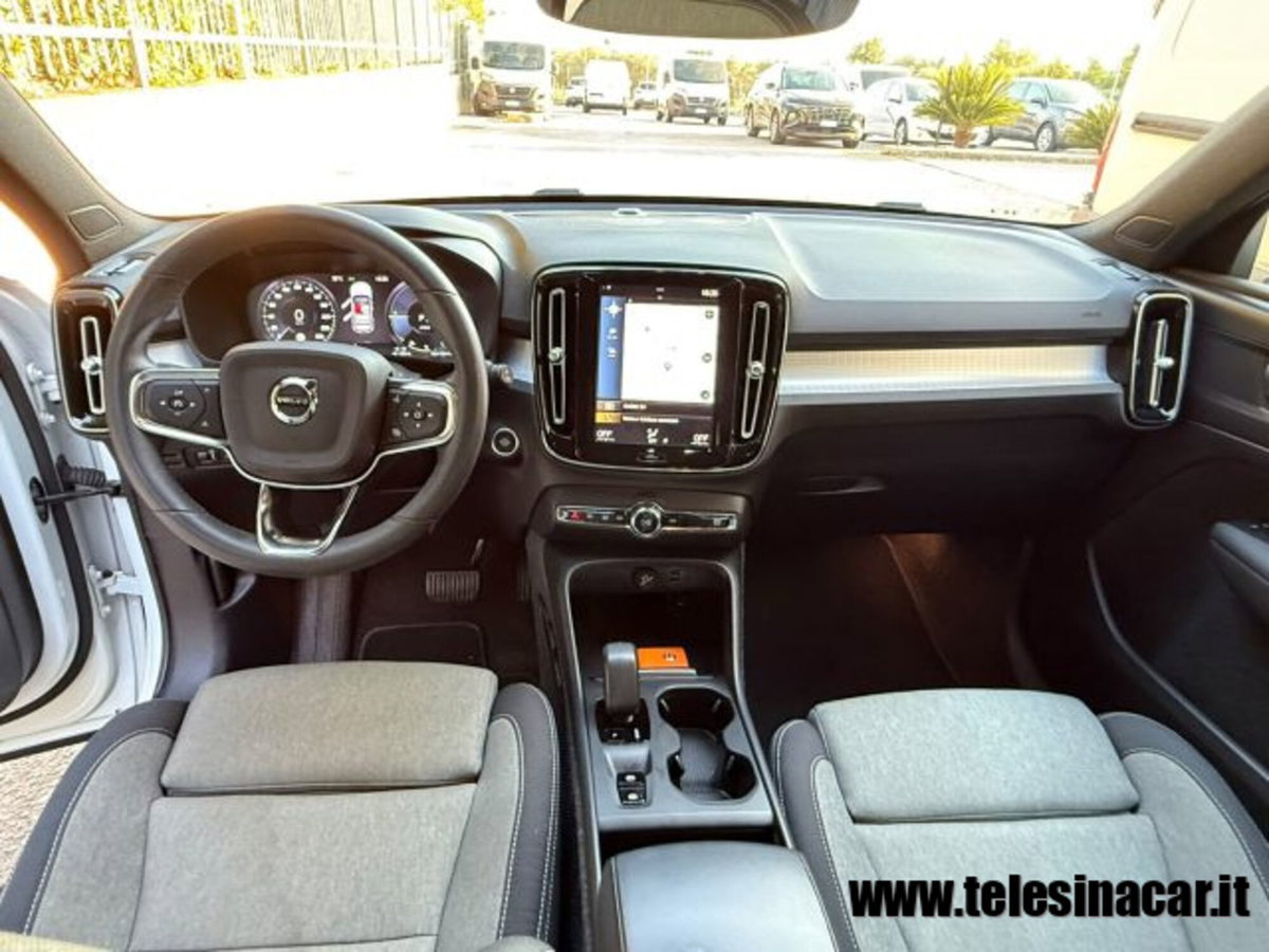 Volvo XC40 T4 Recharge Plug-in Hybrid R-design (14)