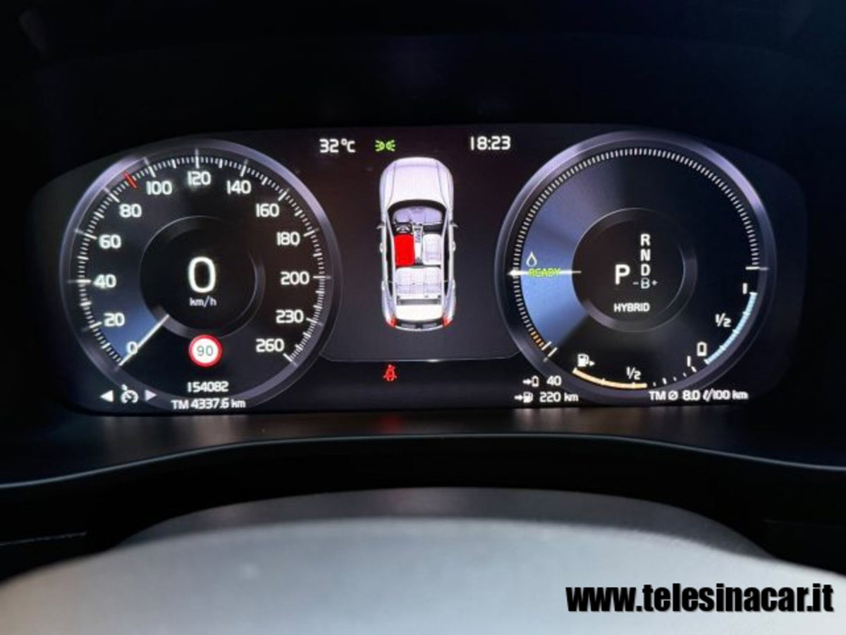 Volvo XC40 T4 Recharge Plug-in Hybrid R-design (16)
