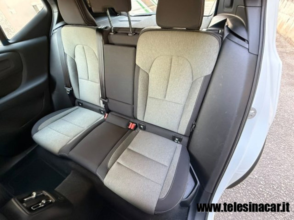 Volvo XC40 T4 Recharge Plug-in Hybrid R-design (18)