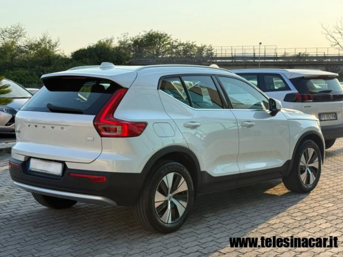 Volvo XC40 T4 Recharge Plug-in Hybrid R-design (6)