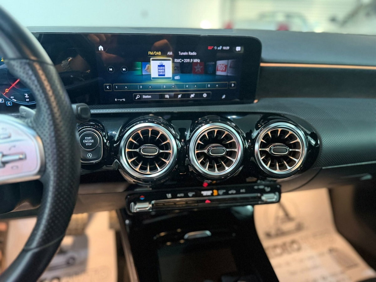 Mercedes-Benz Classe A 200 d Automatic Premium (10)