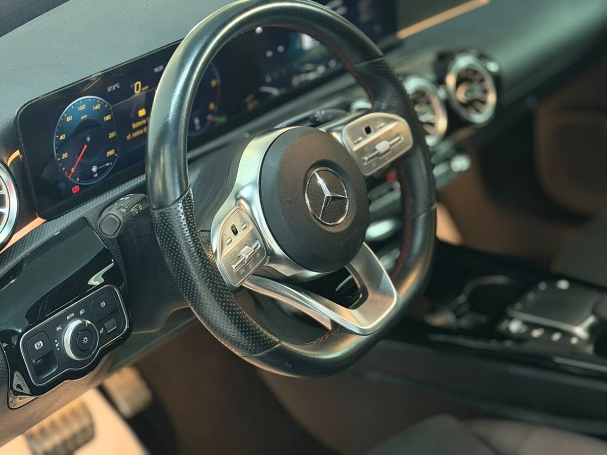 Mercedes-Benz Classe A 200 d Automatic Premium (8)