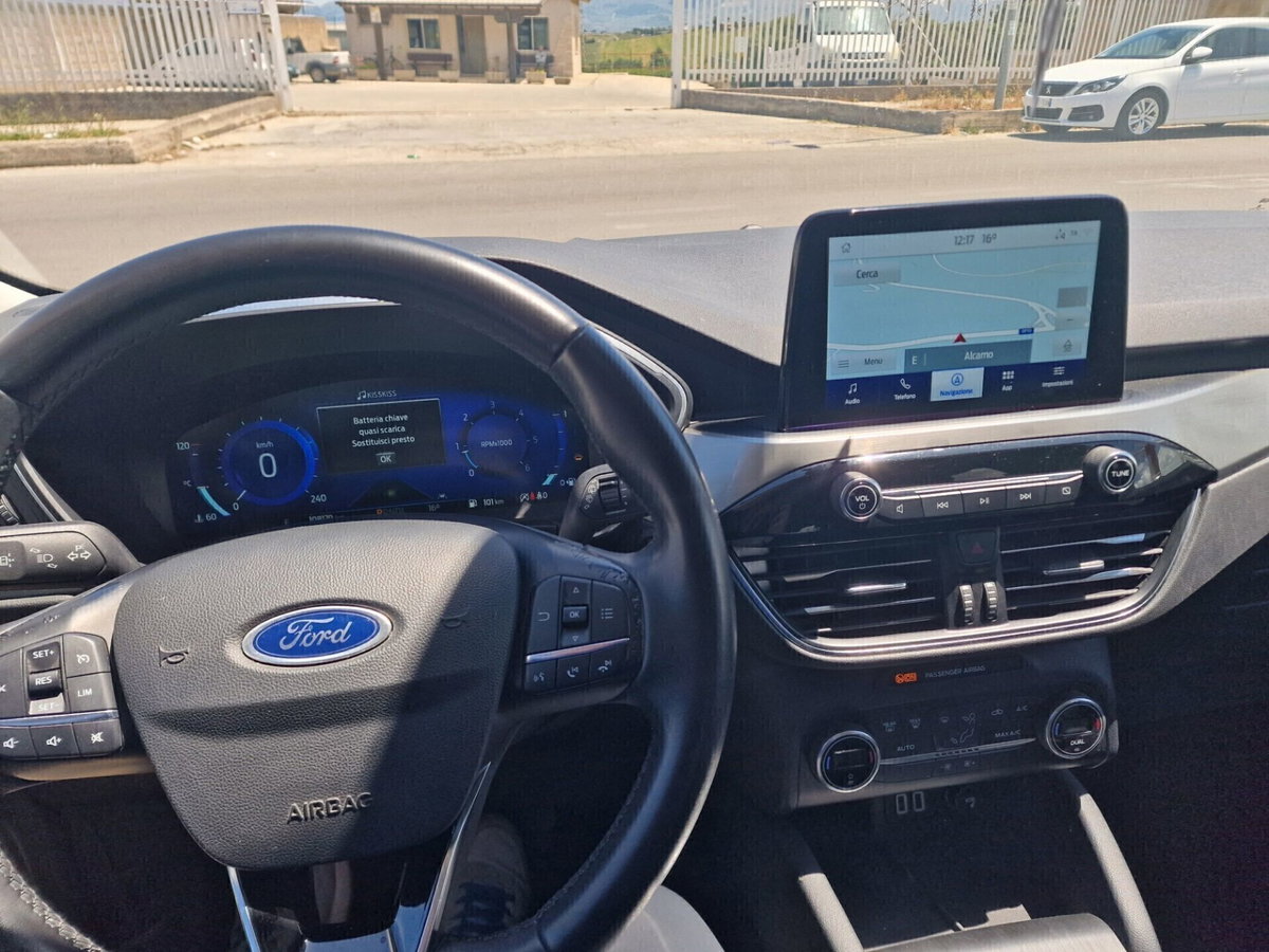 Ford Kuga 1.5 EcoBlue 120 CV 2WD Titanium (6)