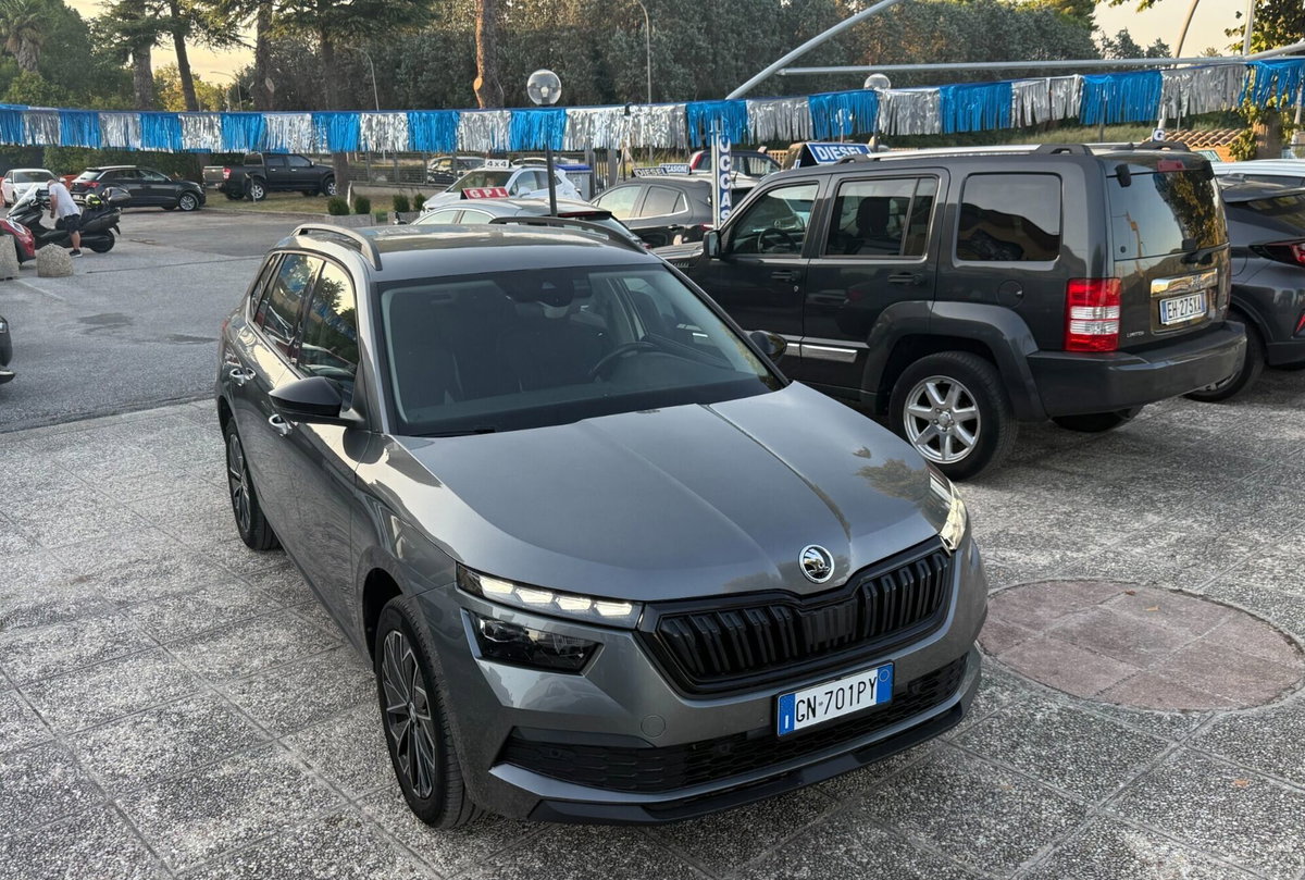 Skoda Kamiq 1.5 tsi Black Dots 150cv dsg (12)