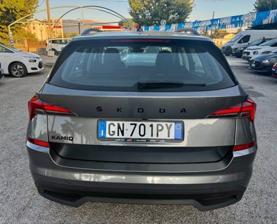 Skoda Kamiq 1.5 tsi Black Dots 150cv dsg (2)
