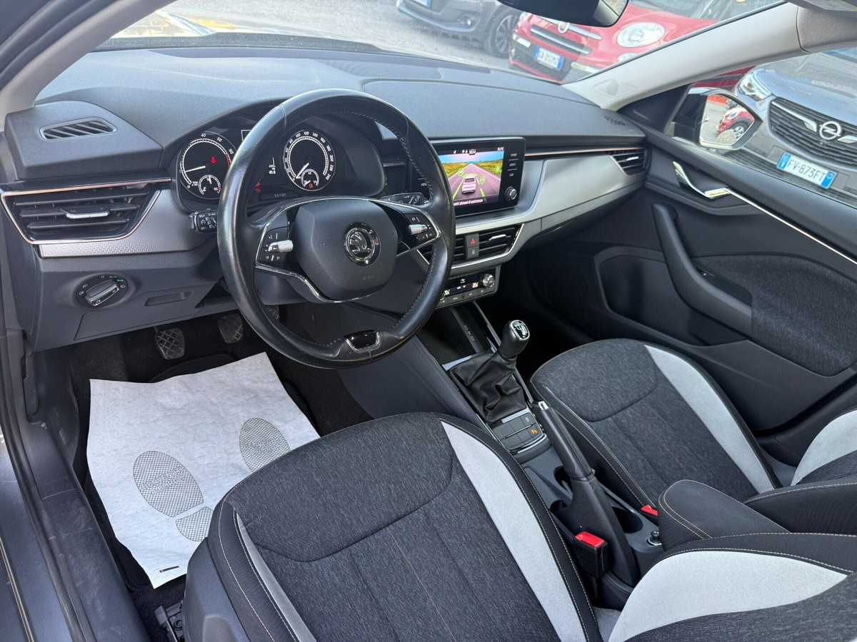 Skoda Kamiq 1.5 tsi Black Dots 150cv dsg (20)