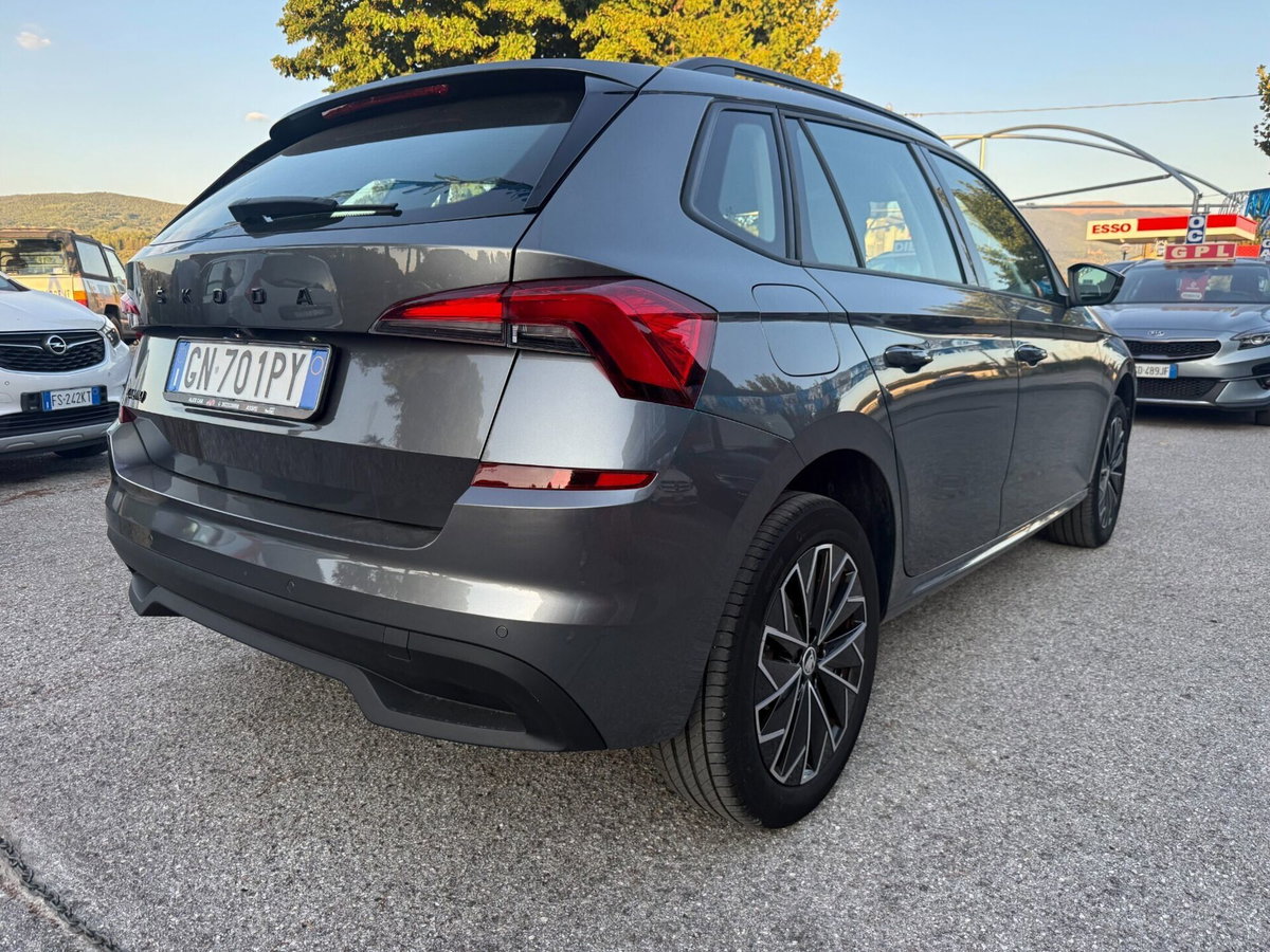 Skoda Kamiq 1.5 tsi Black Dots 150cv dsg (3)
