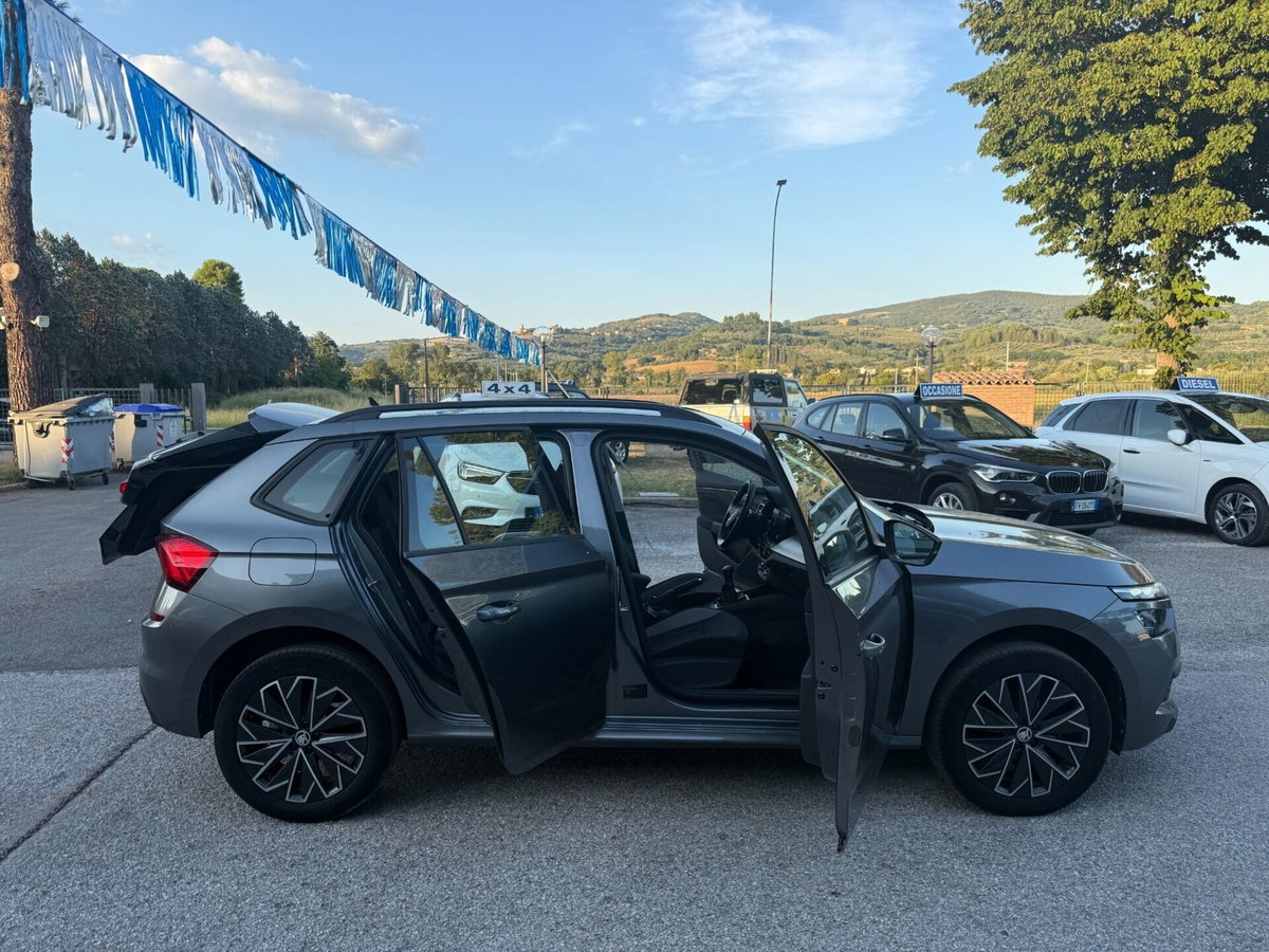 Skoda Kamiq 1.5 tsi Black Dots 150cv dsg (6)