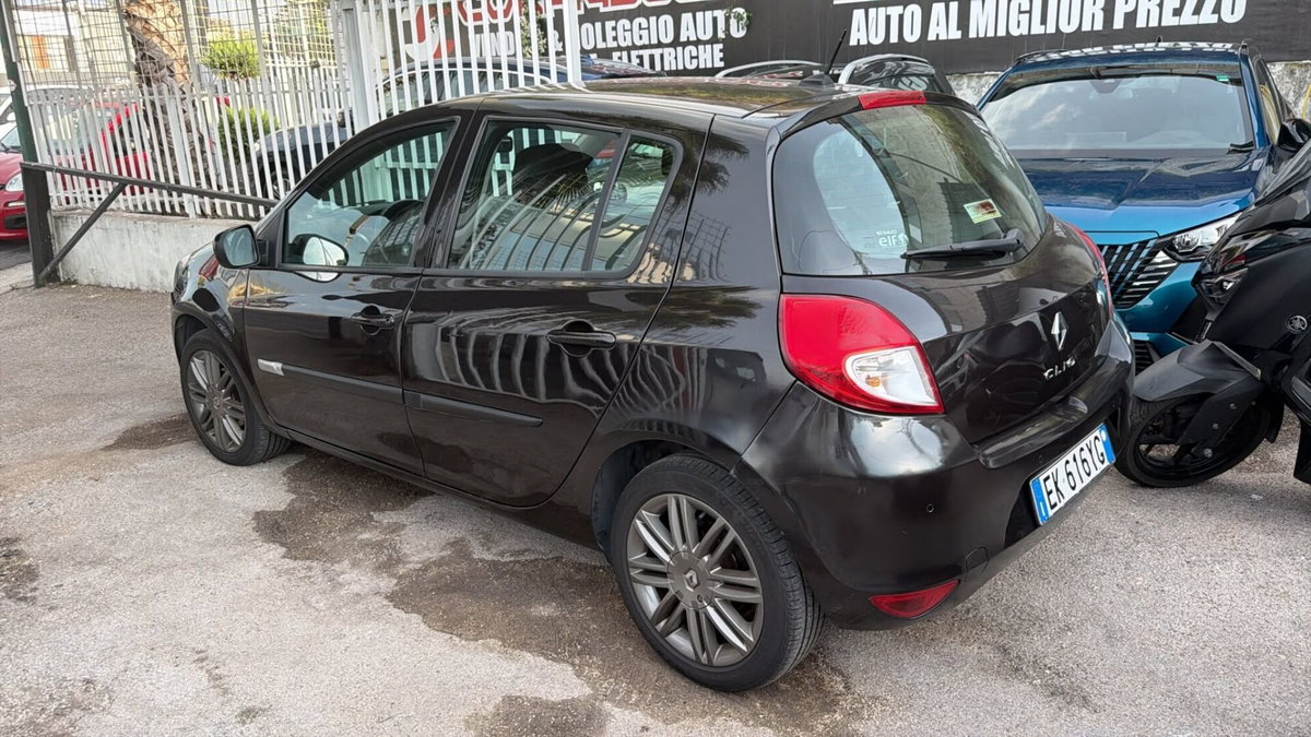 Renault Clio 1.2 16V 5 porte Dynamique (4)
