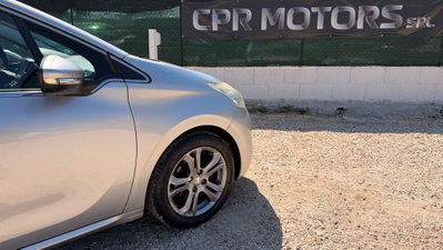 Peugeot 208 82 3 porte Allure (9)