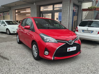 Toyota Yaris 1.0 5 porte Lounge usata