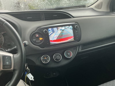 Toyota Yaris 1.0 5 porte Lounge (11)