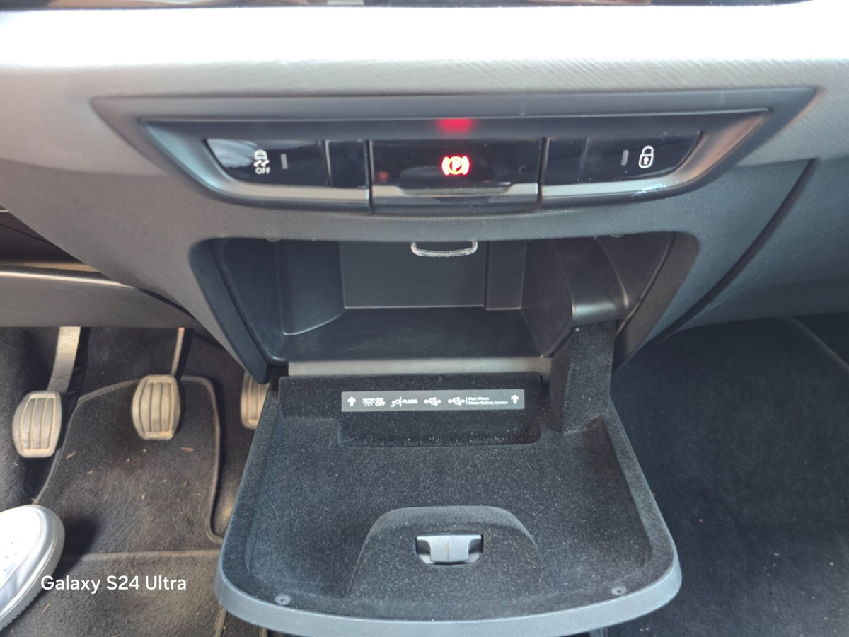 Citroen C4 Picasso 1.6 e-HDi 115 Exclusive (10)