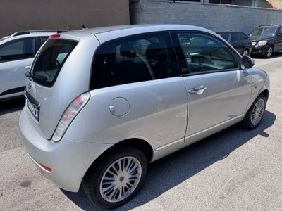 Lancia Ypsilon 1.3 MJT 75 CV Diva (4)