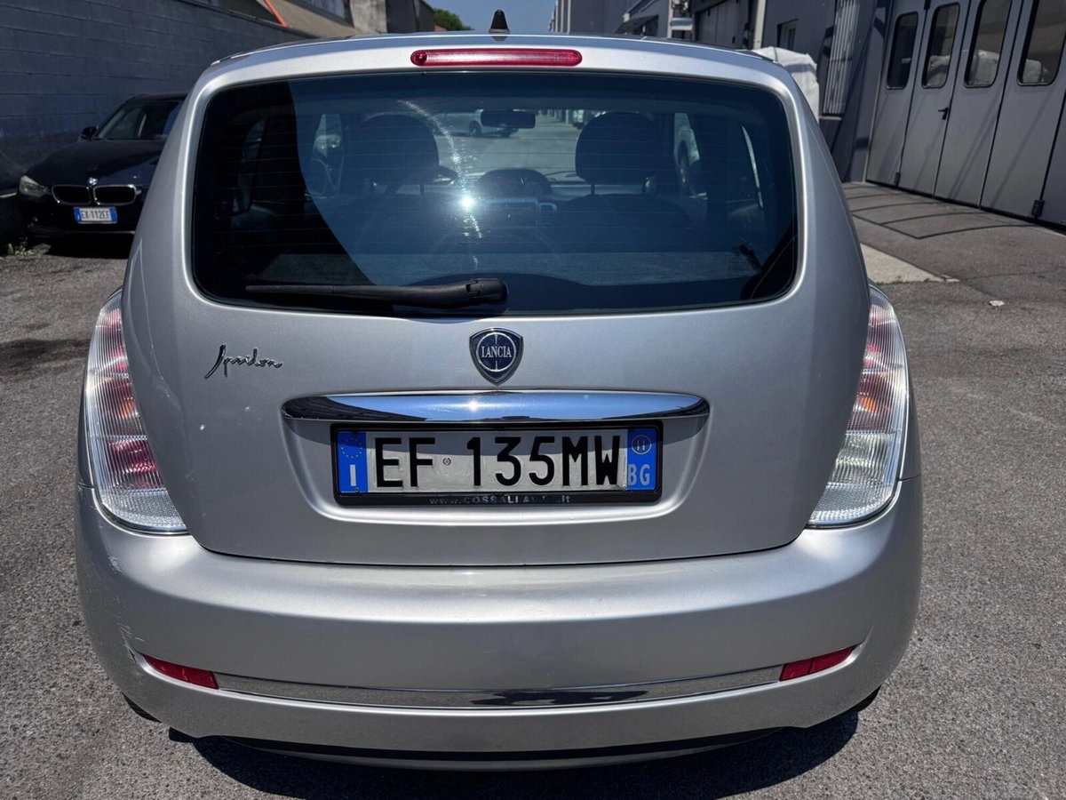 Lancia Ypsilon 1.3 MJT 75 CV Diva (6)