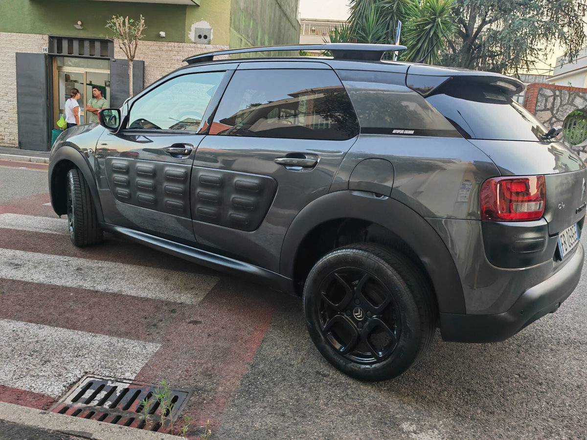 Citroen C4 Cactus BlueHDi 100 S&S ETG6 Shine (6)