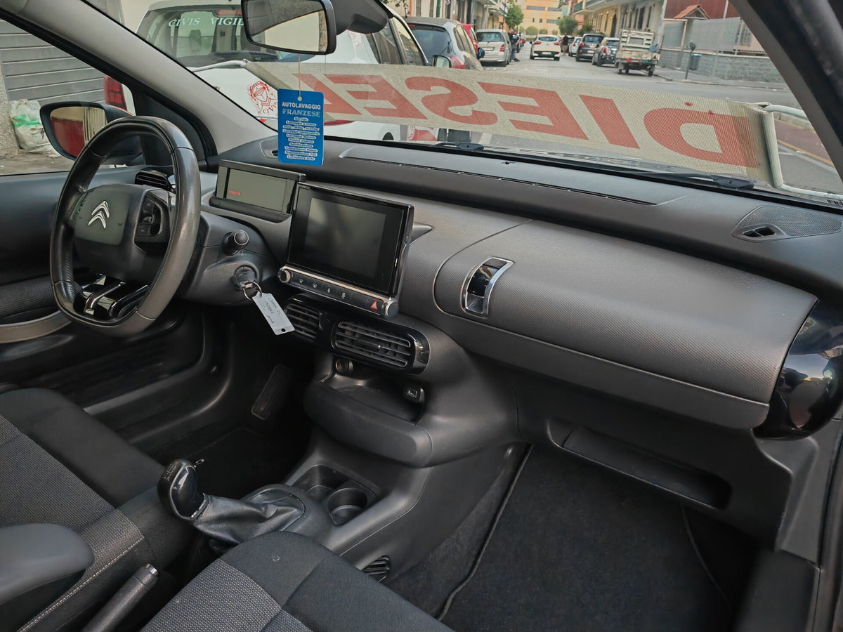 Citroen C4 Cactus BlueHDi 100 S&S ETG6 Shine (9)